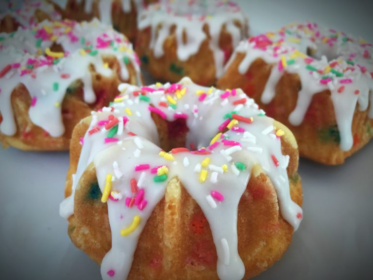 Lemon Sprinkles Mini Cakes