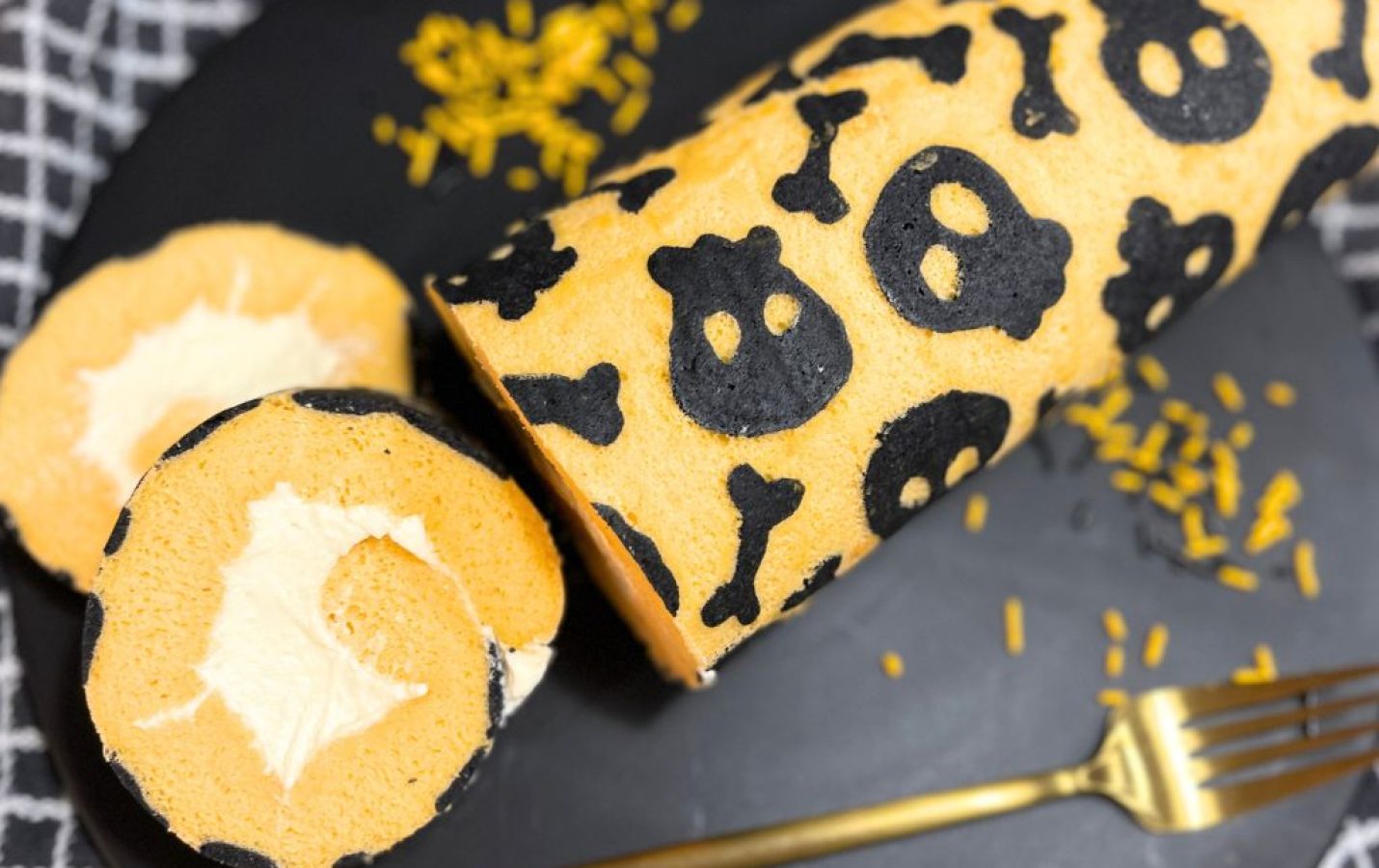 Blog Post featured image_Halloween Pattern Swiss Roll