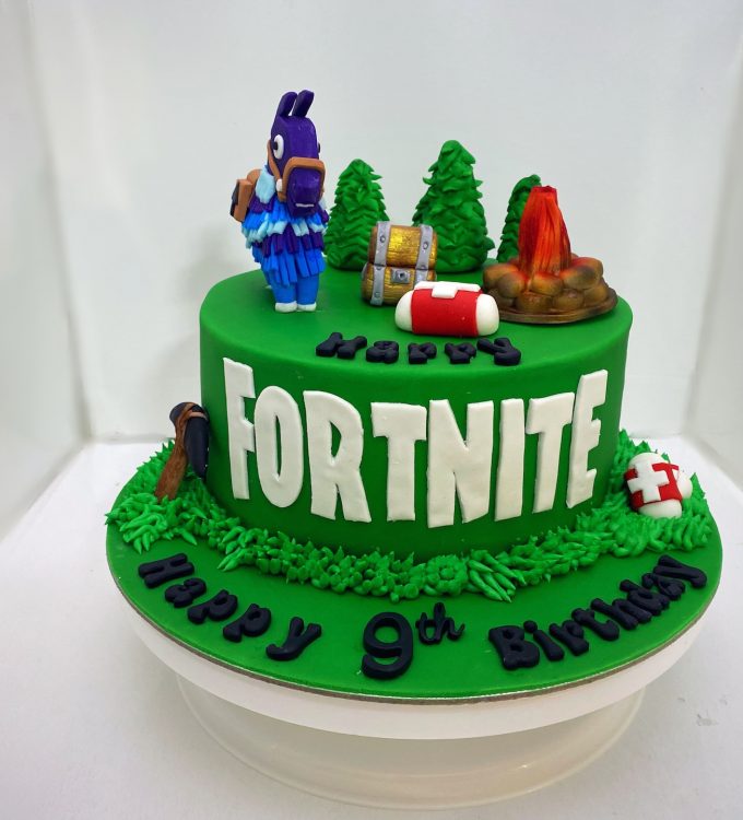FORTNITE cake for kids