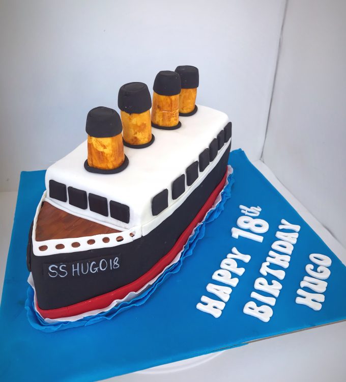 Titanic cruise cake