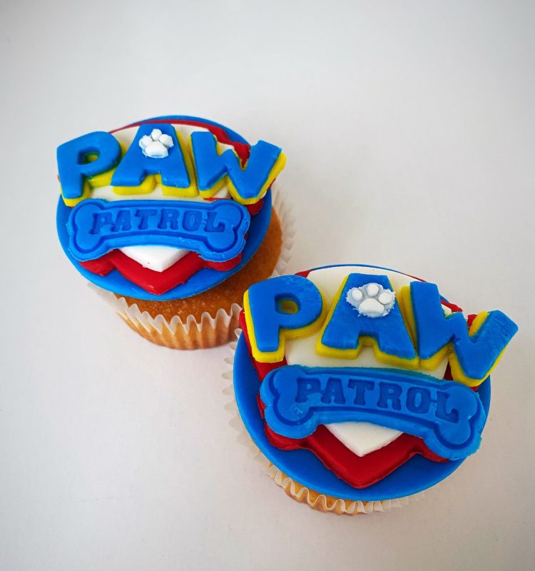 Paw Patrol Logo cupcakes