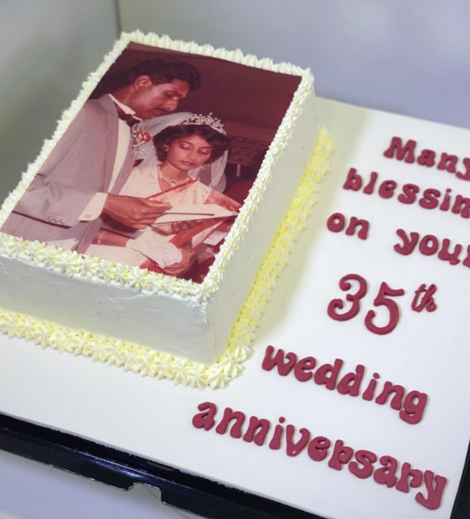 Wedding anniversary customized cake in Singapore